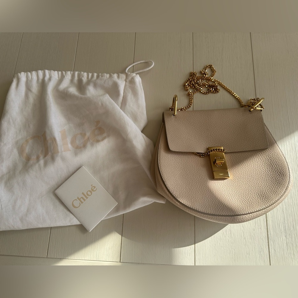 Chloe Beige Crossbody Bag with Gold Chain - Picture 2 of 8